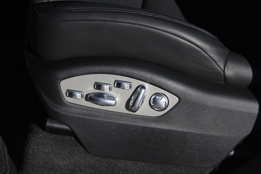  Porsche Cayenne S Diesel 2012 года  (фото 16 из 36)